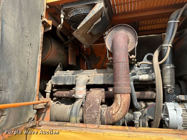 image for item EN3027 Halla 380 wheel loader