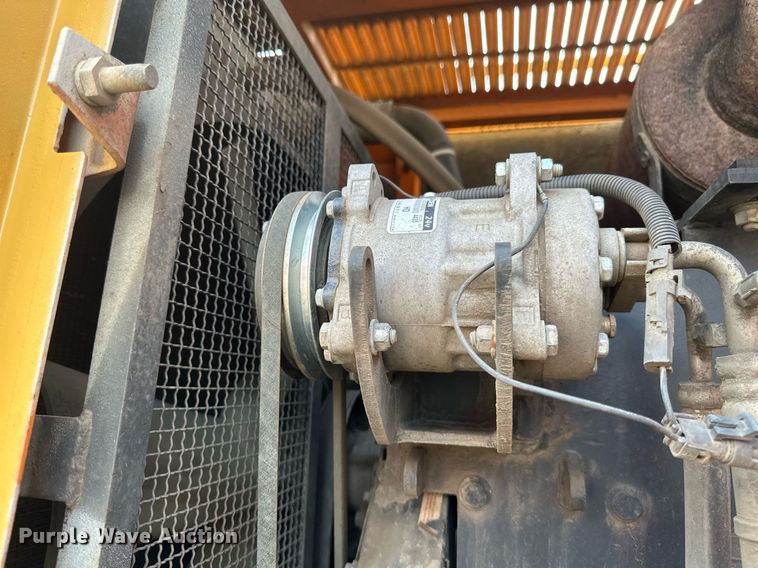 image for item EN3027 Halla 380 wheel loader