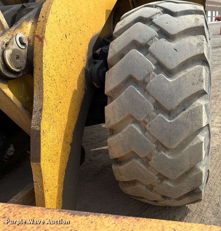image for item EN3027 Halla 380 wheel loader