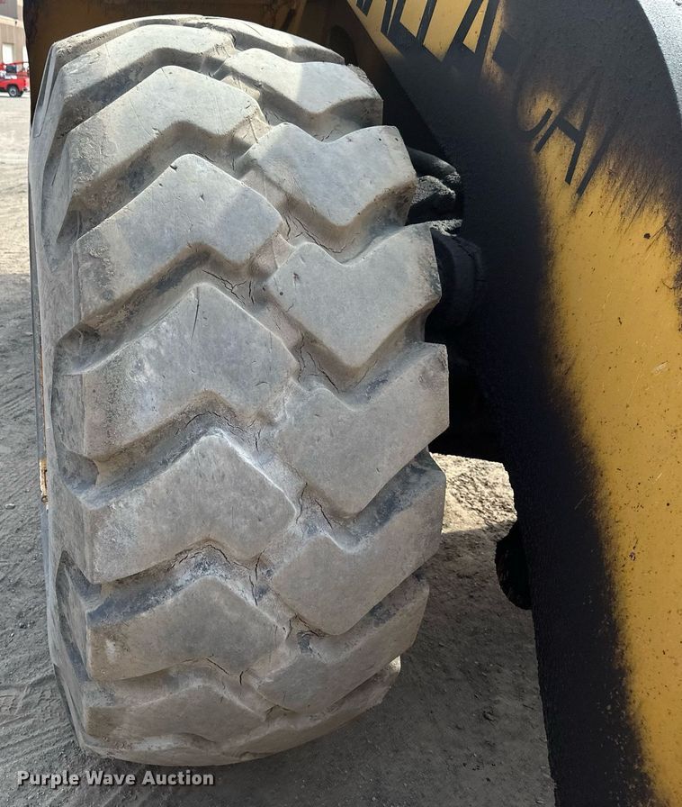 image for item EN3027 Halla 380 wheel loader