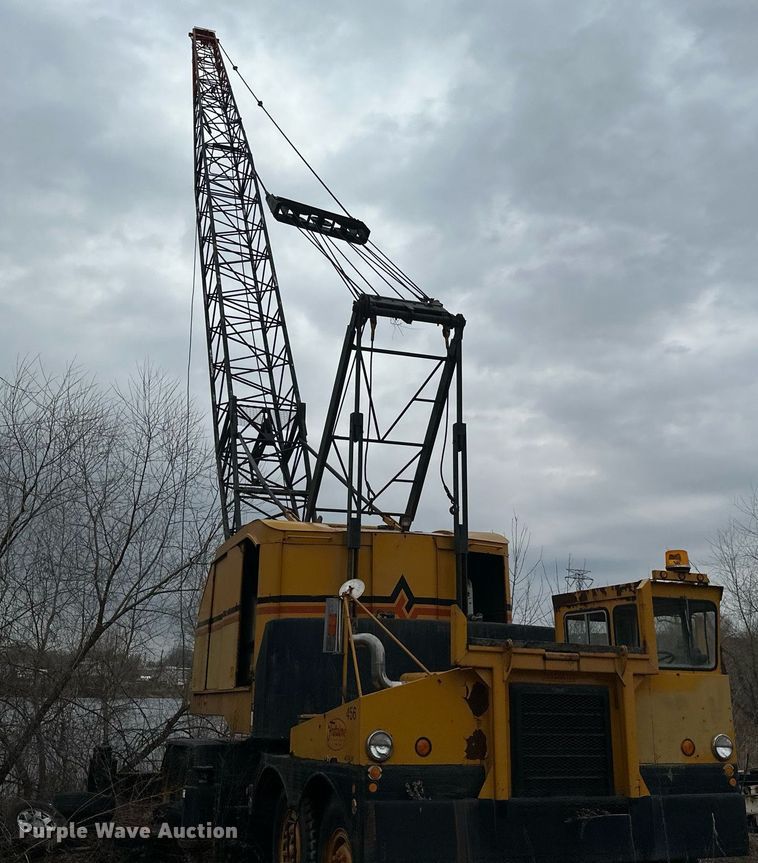 image for item EN3028 1986 American 7450 crane