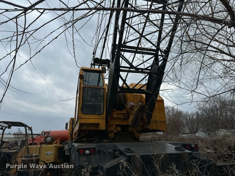 image for item EN3028 1986 American 7450 crane