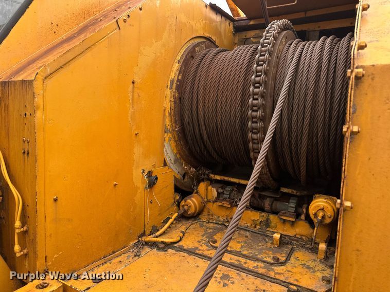 image for item EN3028 1986 American 7450 crane