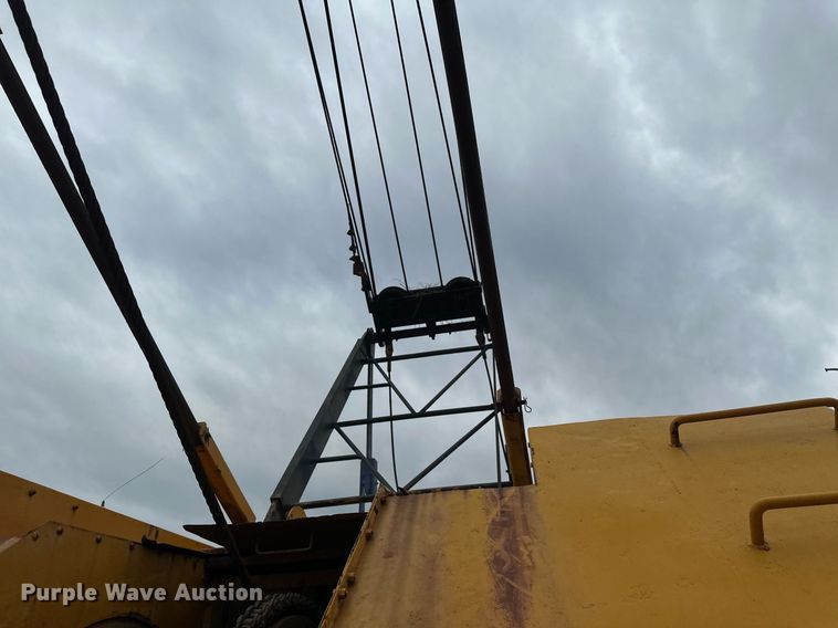 image for item EN3028 1986 American 7450 crane