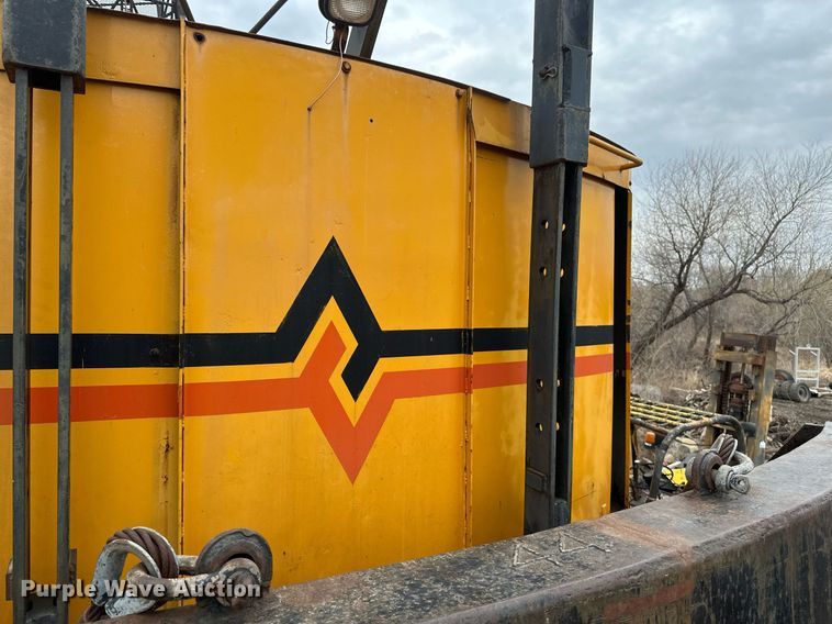 image for item EN3028 1986 American 7450 crane