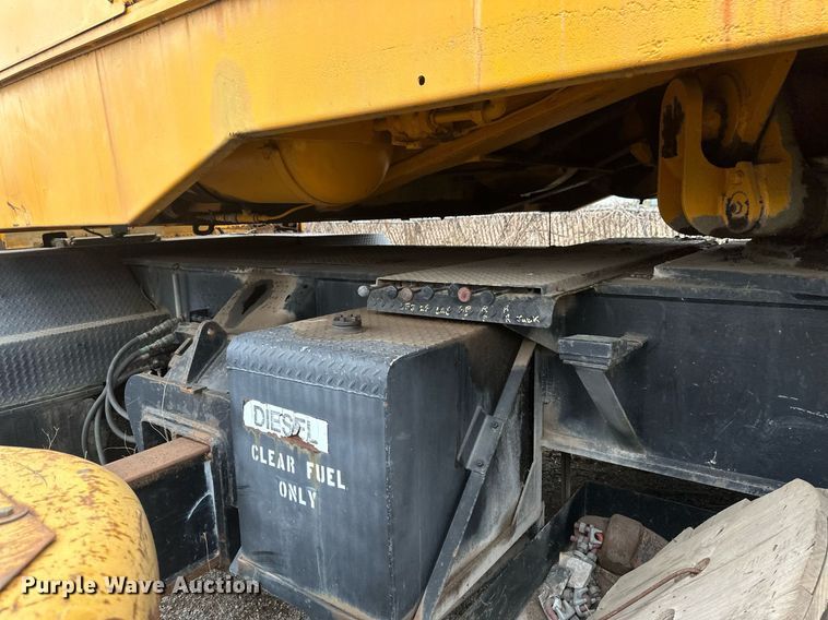 image for item EN3028 1986 American 7450 crane