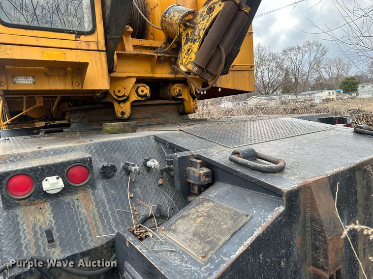 image for item EN3028 1986 American 7450 crane