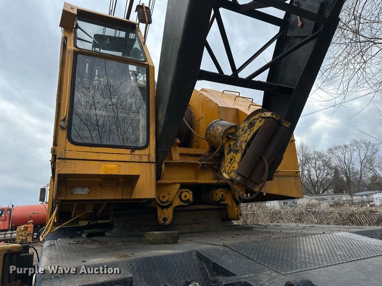 image for item EN3028 1986 American 7450 crane