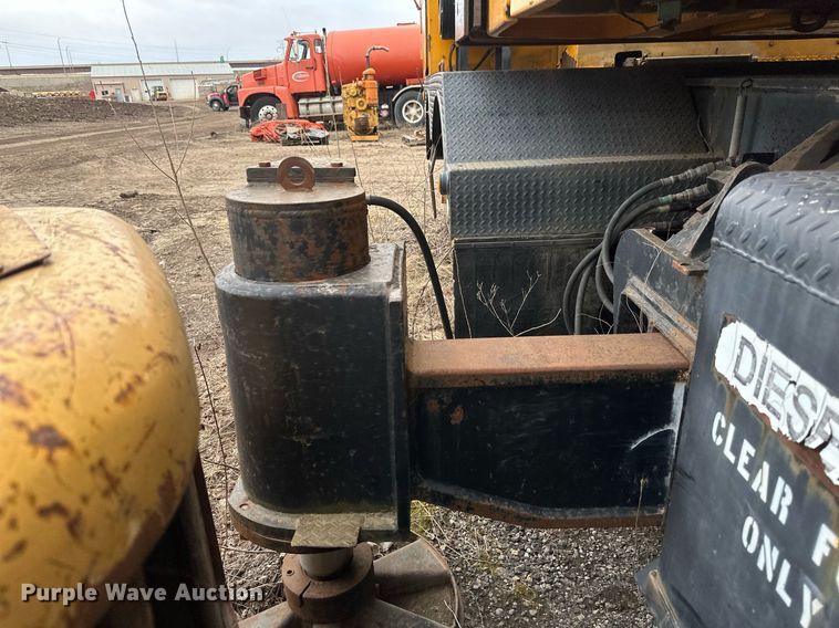 image for item EN3028 1986 American 7450 crane