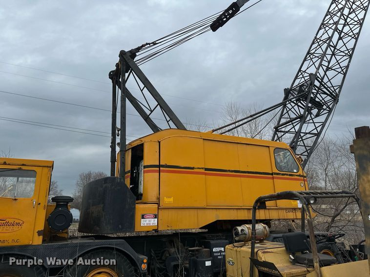 image for item EN3028 1986 American 7450 crane