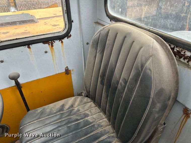 image for item EN3028 1986 American 7450 crane