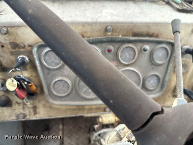 image for item EN3028 1986 American 7450 crane