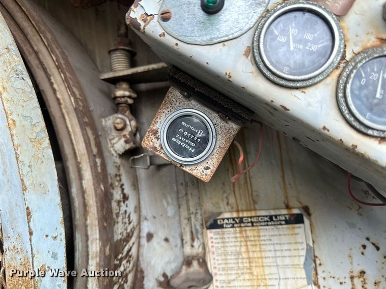 image for item EN3028 1986 American 7450 crane