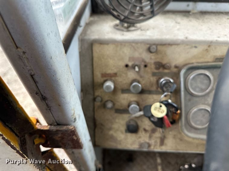 image for item EN3028 1986 American 7450 crane