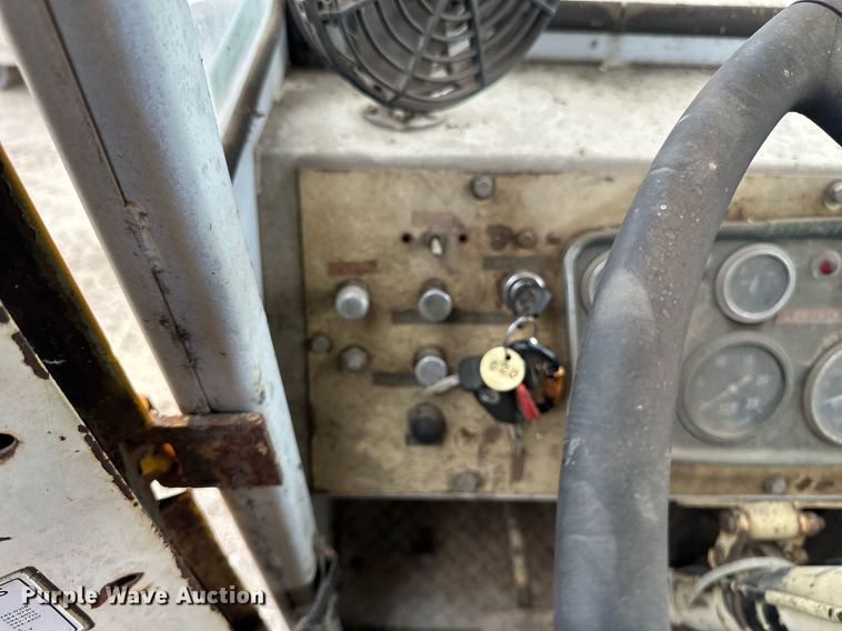 image for item EN3028 1986 American 7450 crane