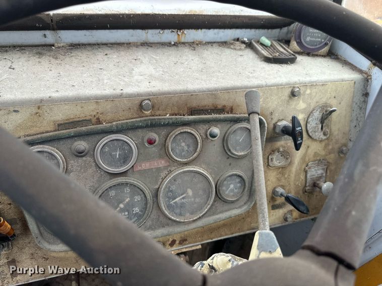 image for item EN3028 1986 American 7450 crane