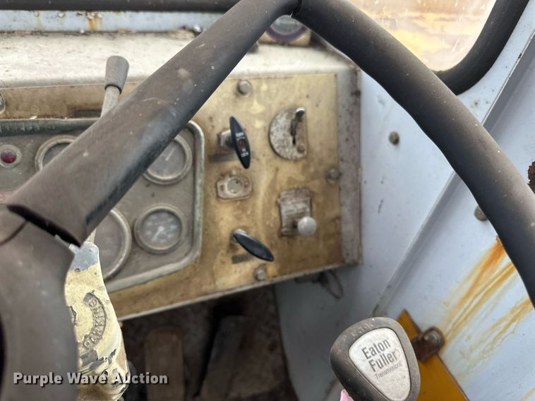 image for item EN3028 1986 American 7450 crane