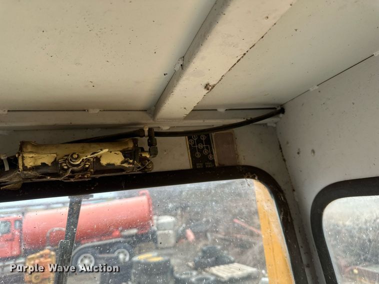 image for item EN3028 1986 American 7450 crane