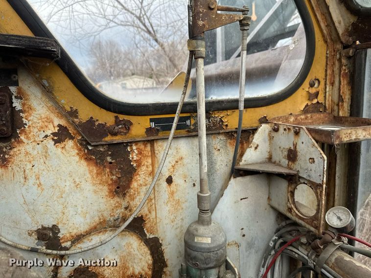 image for item EN3028 1986 American 7450 crane