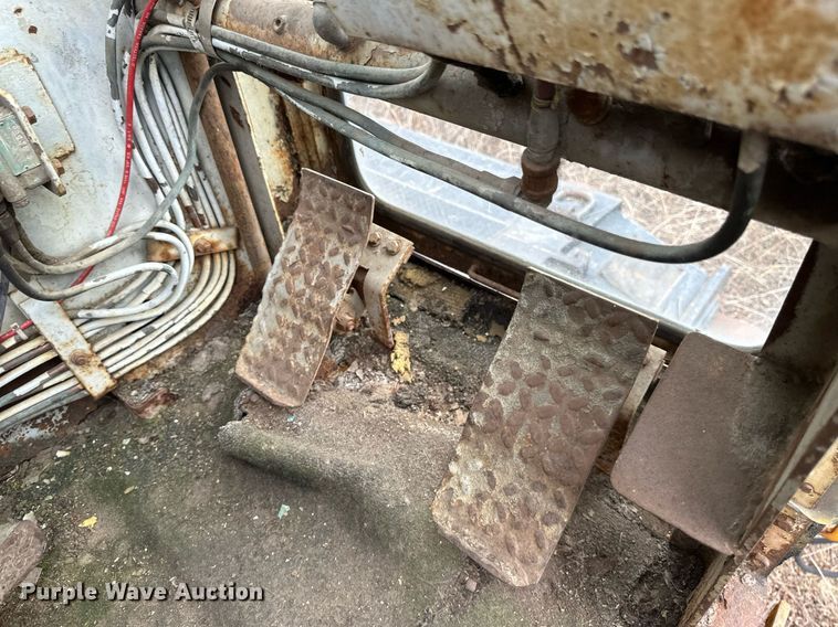 image for item EN3028 1986 American 7450 crane