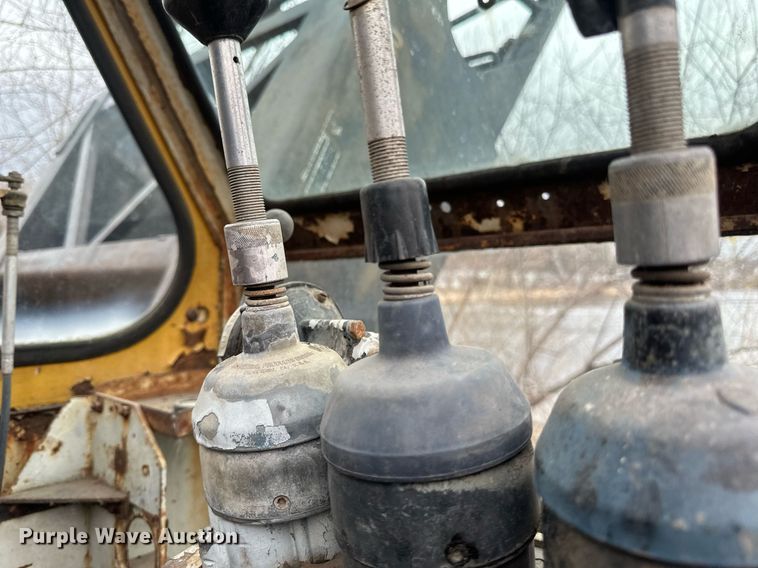 image for item EN3028 1986 American 7450 crane