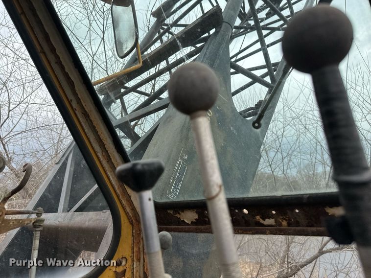 image for item EN3028 1986 American 7450 crane