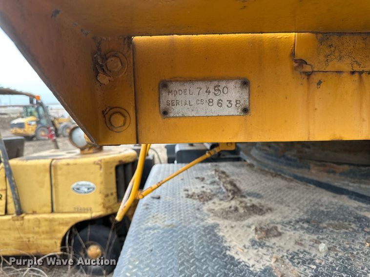 image for item EN3028 1986 American 7450 crane