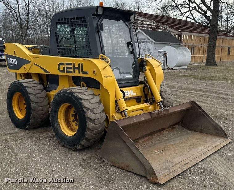 image for item EN3030 2005 Gehl 7810 skid steer loader
