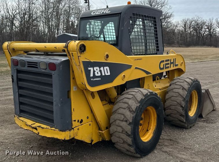 image for item EN3030 2005 Gehl 7810 skid steer loader