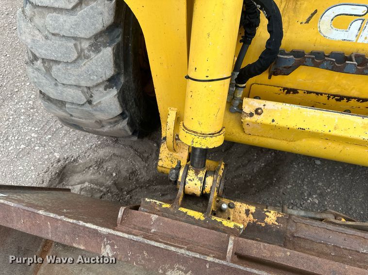 image for item EN3030 2005 Gehl 7810 skid steer loader