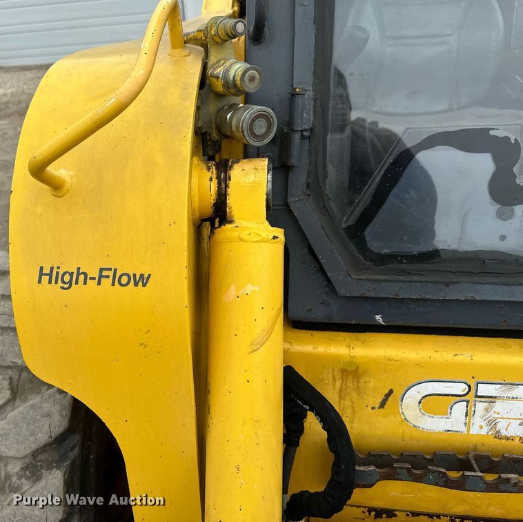 image for item EN3030 2005 Gehl 7810 skid steer loader