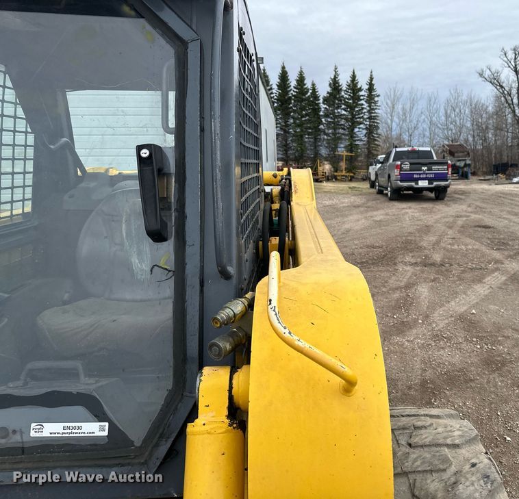 image for item EN3030 2005 Gehl 7810 skid steer loader