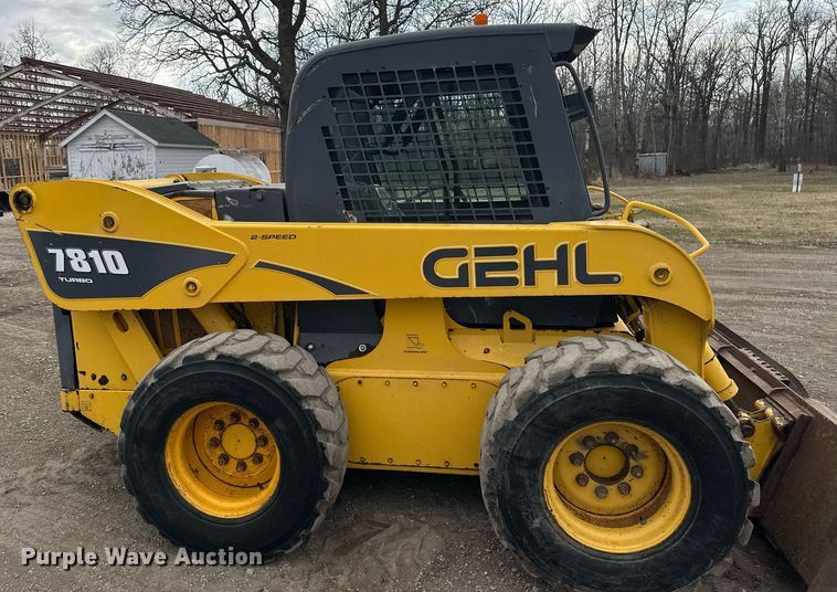 image for item EN3030 2005 Gehl 7810 skid steer loader