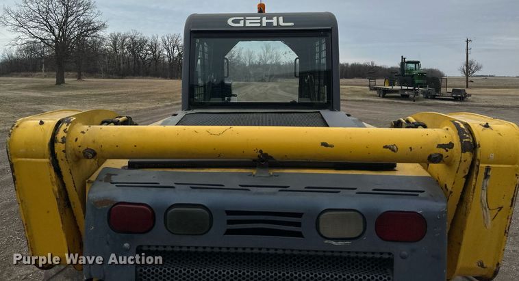 image for item EN3030 2005 Gehl 7810 skid steer loader