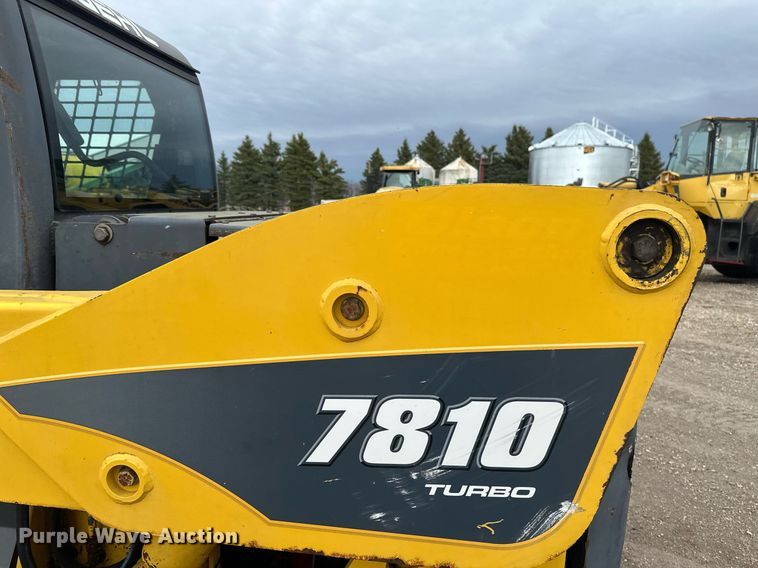 image for item EN3030 2005 Gehl 7810 skid steer loader