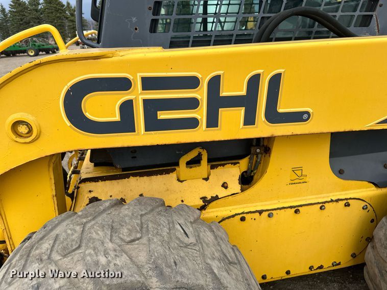 image for item EN3030 2005 Gehl 7810 skid steer loader