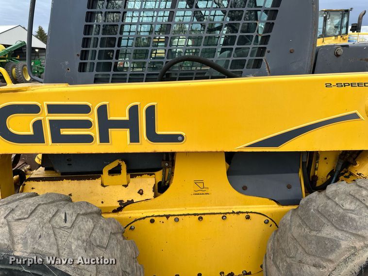 image for item EN3030 2005 Gehl 7810 skid steer loader