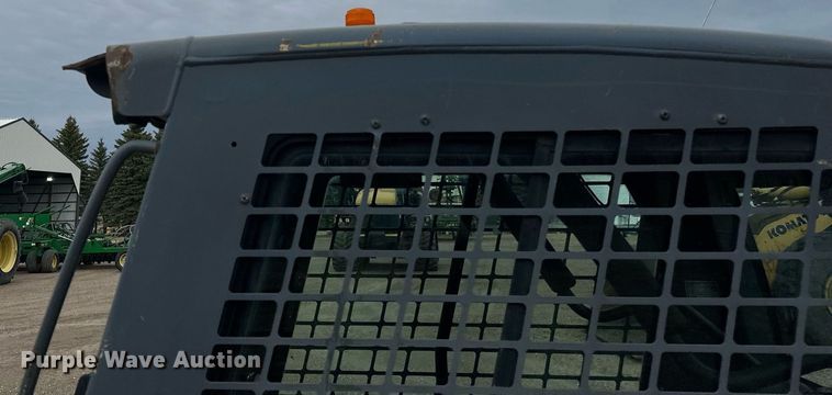 image for item EN3030 2005 Gehl 7810 skid steer loader