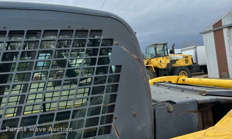 image for item EN3030 2005 Gehl 7810 skid steer loader