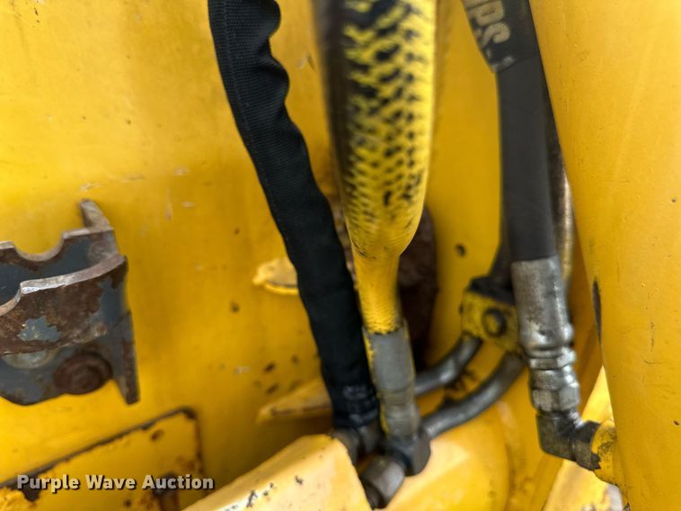 image for item EN3030 2005 Gehl 7810 skid steer loader