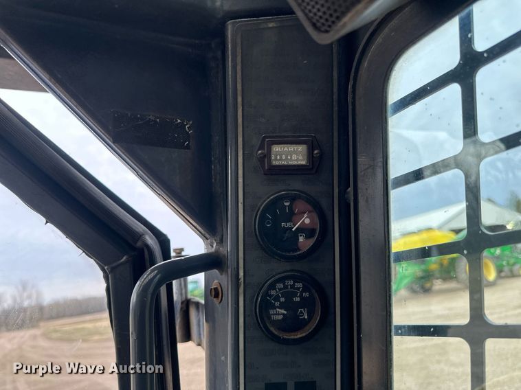 image for item EN3030 2005 Gehl 7810 skid steer loader