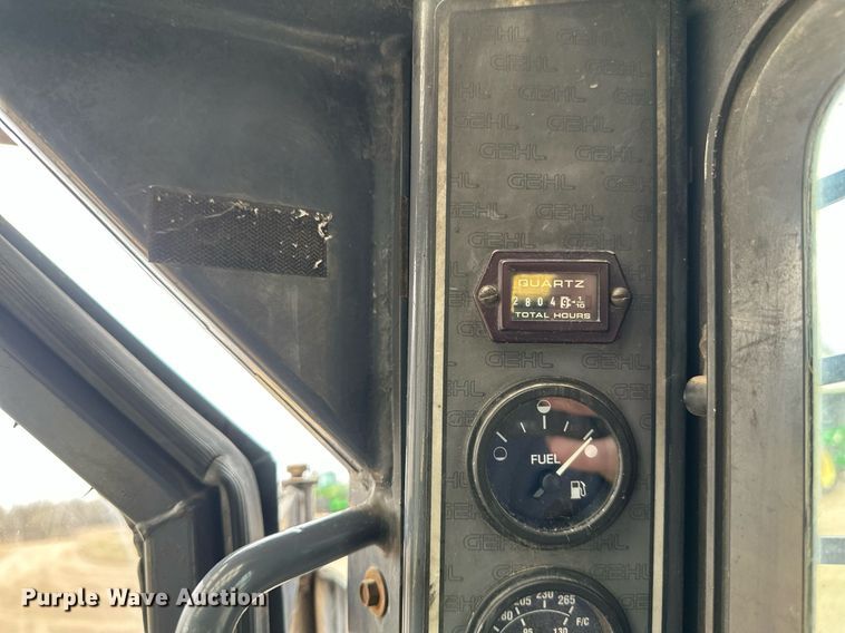 image for item EN3030 2005 Gehl 7810 skid steer loader