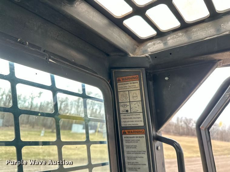 image for item EN3030 2005 Gehl 7810 skid steer loader