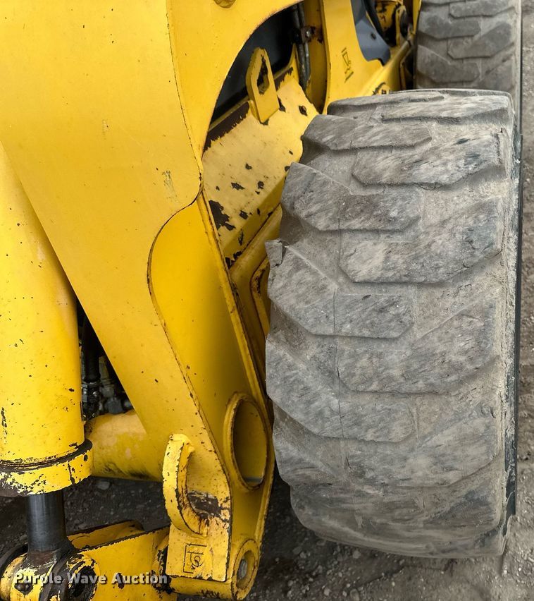 image for item EN3030 2005 Gehl 7810 skid steer loader