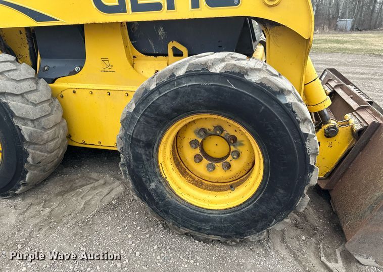 image for item EN3030 2005 Gehl 7810 skid steer loader