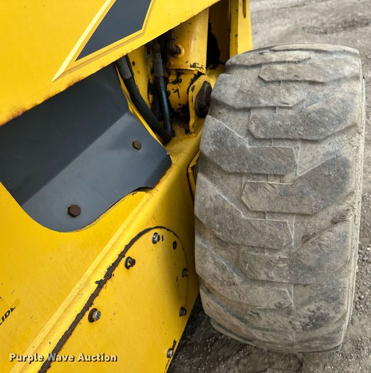 image for item EN3030 2005 Gehl 7810 skid steer loader
