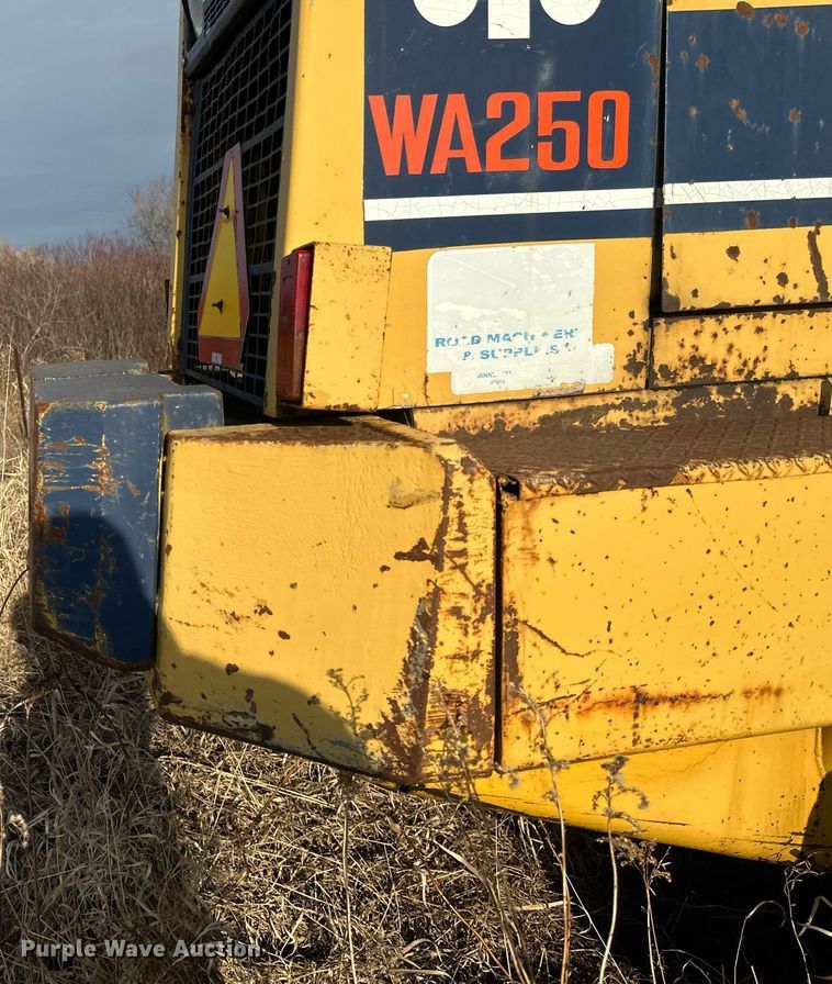 image for item EN3031 1991 Komatsu WA250-1L wheel loader