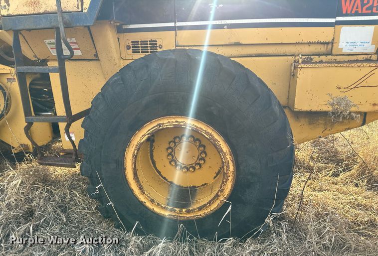 image for item EN3031 1991 Komatsu WA250-1L wheel loader