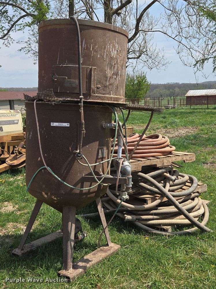 image for item EN3579 Clemco sandblaster