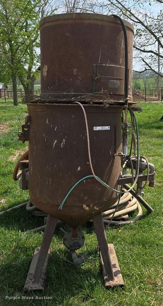 image for item EN3579 Clemco sandblaster